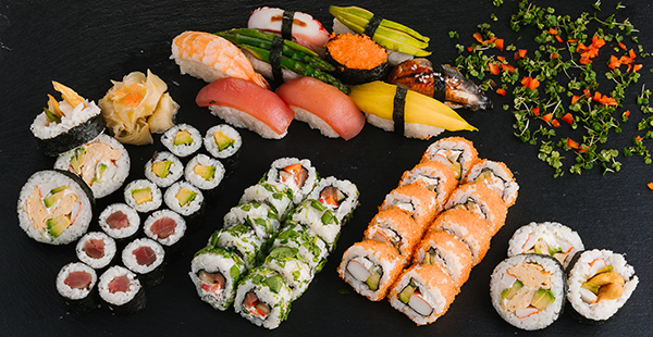 Sushi Platte für 4 Personen gemischt