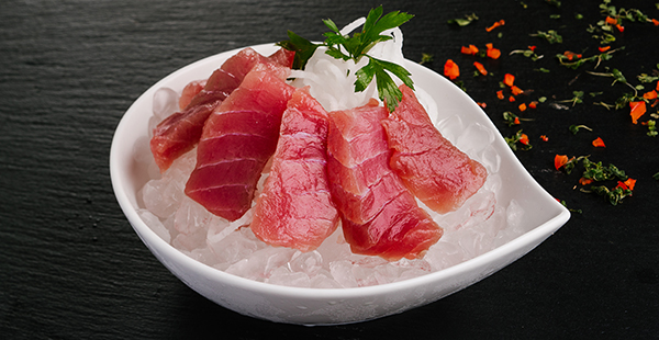 Sashimi Thunfisch groß